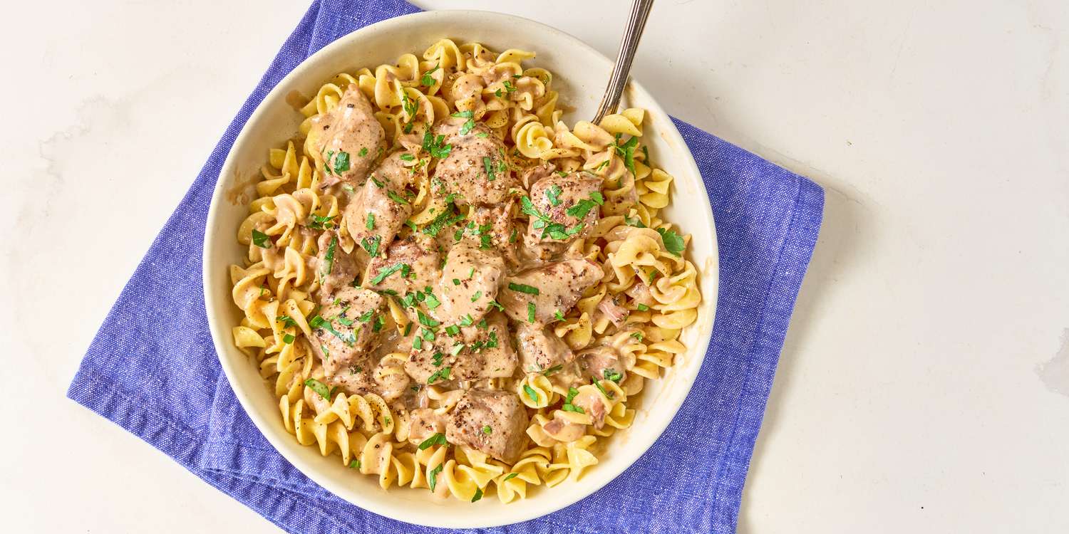 Simple Beef Stroganoff: Creamy Comfort Food Ready in Minutes